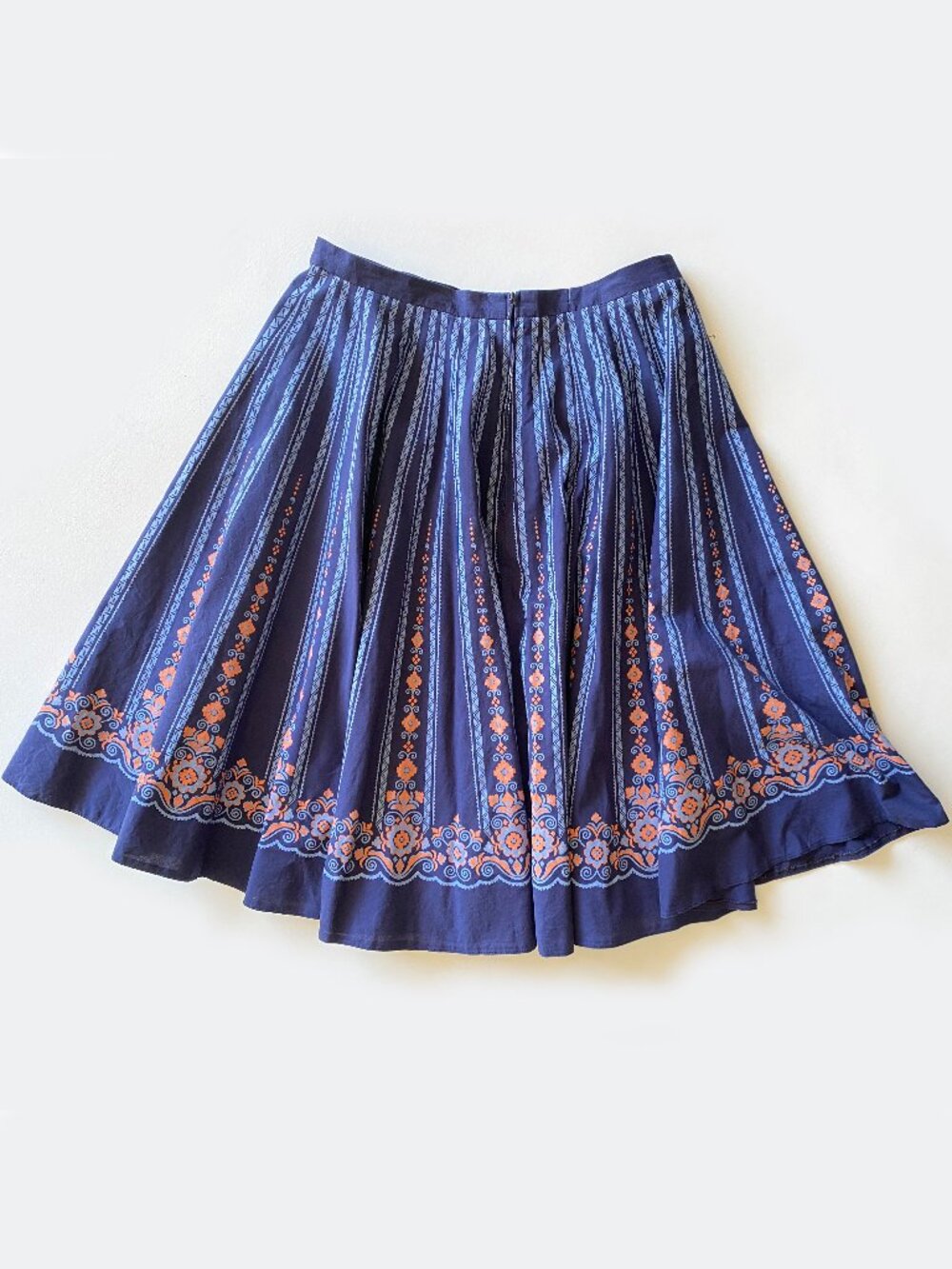 Vintage German 100% Cotton Bavarian Floral Full Circle Midi Skirt Folk